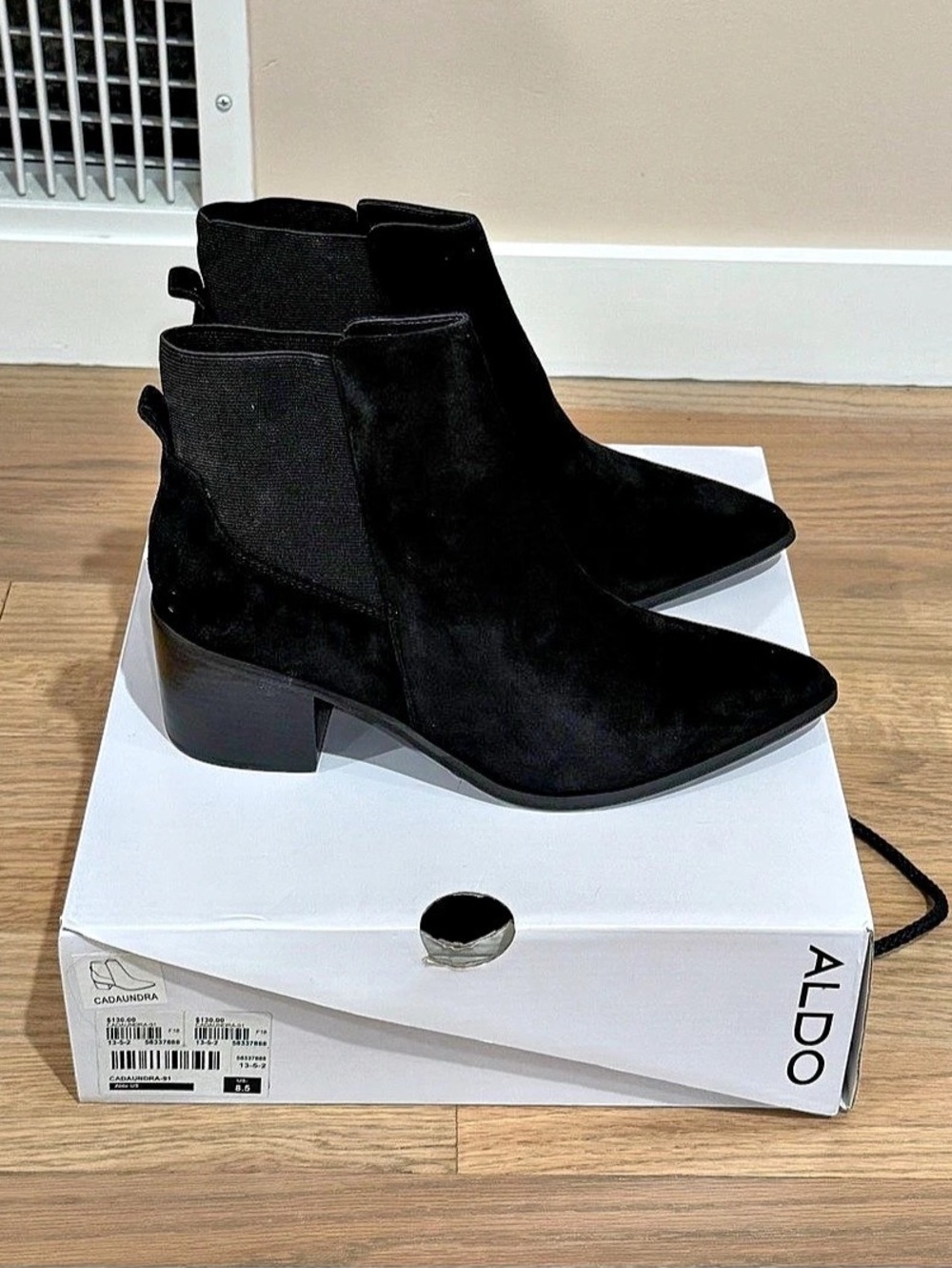 NWT Women’s ALDO CADAUNDRA Suede Ankle Boots, Black, Size 8.5